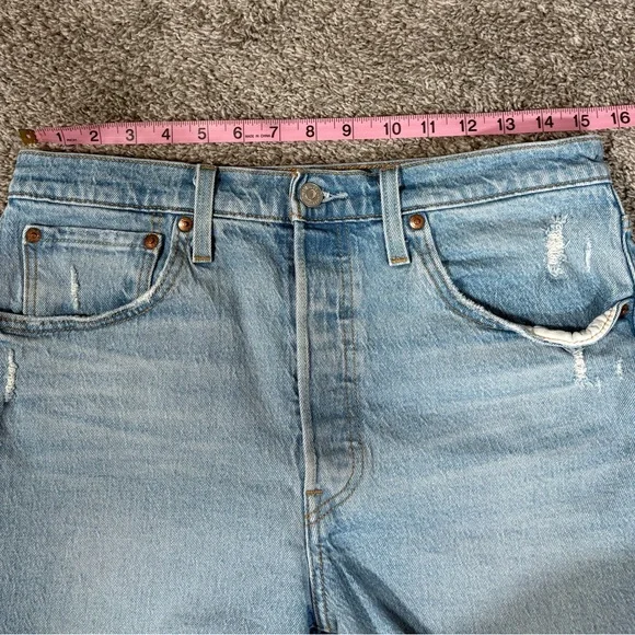 Levi’s Premium Cutoff Dad Shorts 30 Light Wash High Rise Button Fly Denim - Picture 7 of 9